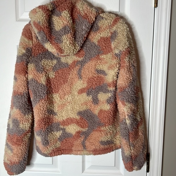 Hollister pink camo Sherpa hooded Sweatshirt Hoodie - Size XS - Picture 3 of 3